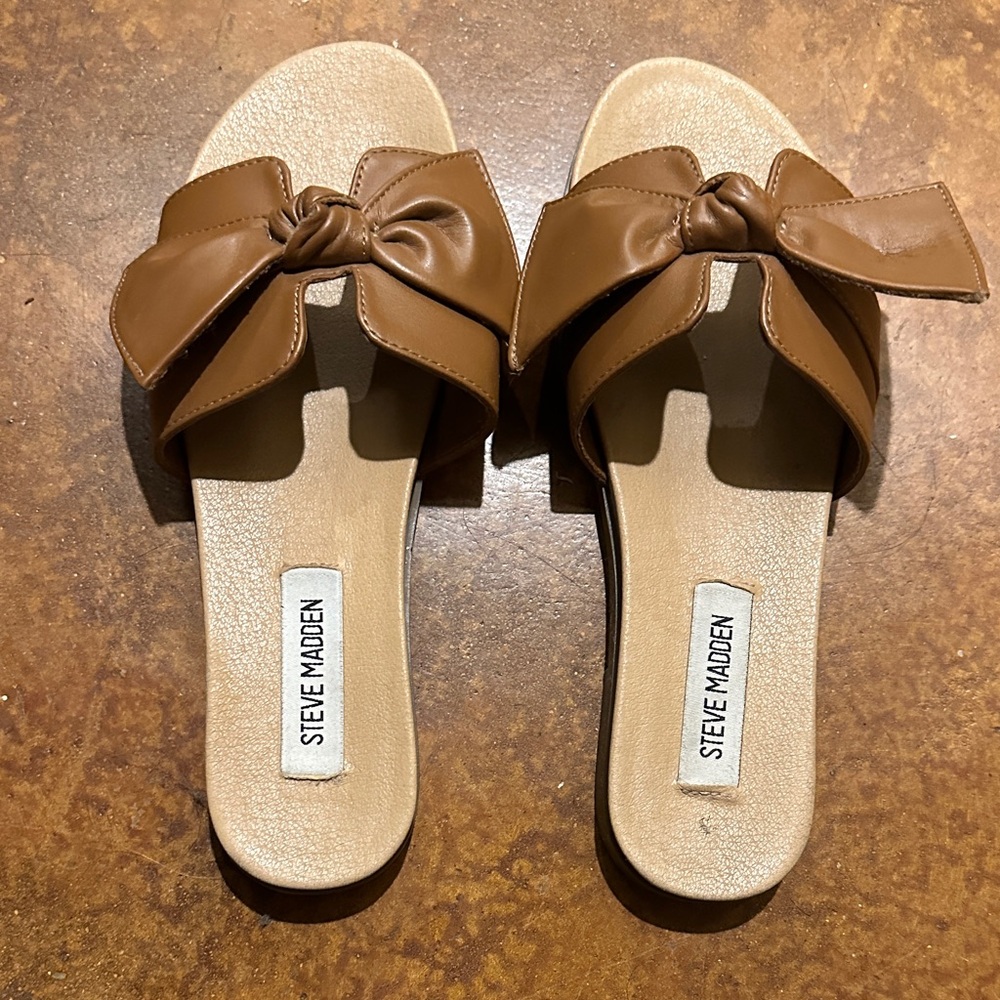 Steve Madden Tan Bow Slide Sandals